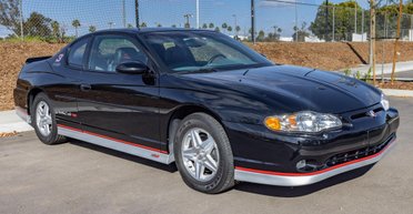 Раритет из 2000-х: обнаружен 23-летний американский спорткар в новом состоянии (фото, видео)