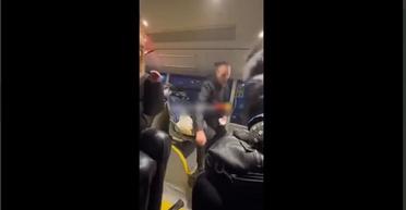 "Здесь не Россия": гражданку РФ в Литве "активно" поздравили с Новым годом (видео)