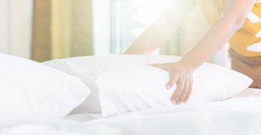 Філолог розповів, як українською назвати "пододеяльник" (відео)