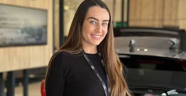 Жінка спокусила колегу на роботі й переклала на нього свої обов'язки: як викрили її схему (фото)