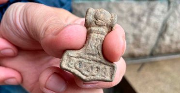 В Швеции нашли единственный в своем роде амулет "молот Тора"