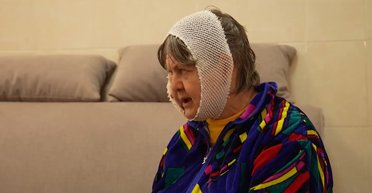 "Взяла в руки нож и вышла": женщина, которая выжила после расстрела ВС РФ семьи на Донетчине, рассказала, как это было