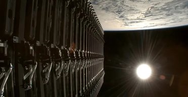 Аварія на орбіті: Starlink Ілона Маска падає з космосу на Землю, що відомо