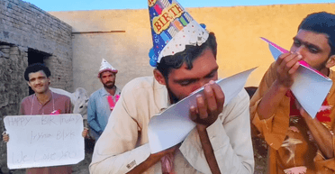 Чоловіки в Індії цілували фото Ірини Білик: до чого тут Коляденко (відео)