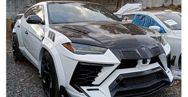 В Киеве среди гаражей обнаружили кроссовер Lamborghini с ярким тюнингом (фото)