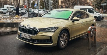 Новый флагман: в Киеве засветилась Skoda Superb 2025 (фото)