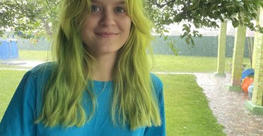 Стала Лесиевной: 16-летняя девушка из Киева сменила "отчество" на "по матери"