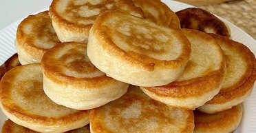 Вдадуться у всіх: як приготувати ідеальні оладки (відео)