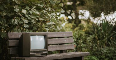 Викинь телевізор, купи ноутбук. Чому через 10 років телебачення остаточно програє інтернету