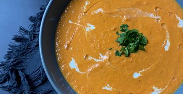 Суп із запечених овочів: простий рецепт смачної та легкої страви (відео)