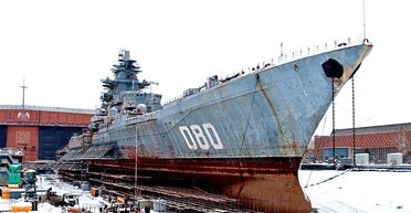 Стояв довше, ніж плавав: у РФ перенесли термін ремонту крейсера "Адмірал Нахімов" до 2026 року