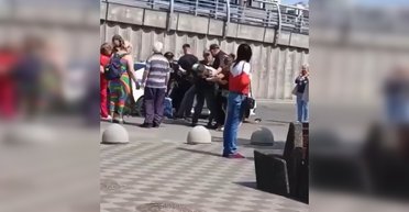 В Киеве женщины отбили мужчину у военкома: как отреагировали в ТЦК на инцидент (видео)