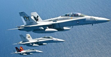 США подняли самолеты, Венесуэла вывела военные корабли: Трамп может объявить войну — что происходит