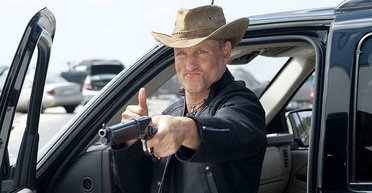 Рассказывал, что убил Кеннеди: фанаты Вуди Харрельсона были шокированы, узнав, кем был его отец