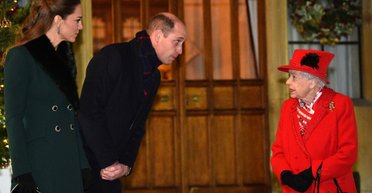 Кейт Міддлтон та принц Вільям вшанували памʼять королеви Єлизавети ІІ (фото)