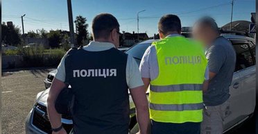 Предлагал маскироваться под волонтера: киевлянин придумал схему заработка на уклонистах