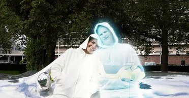 Вперше у світі: художниця з Іспанії вирішила вийти заміж за голограму (відео)