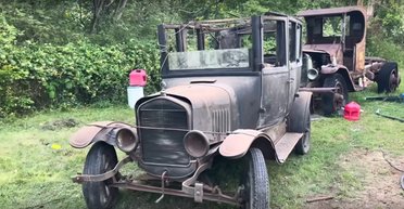 Образцовая долговечность: столетний Ford T завелся после 74 лет простоя на улице (видео)