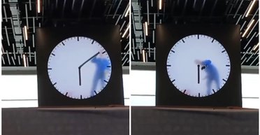 "Человек-часы": турист заметил необычный хронометр в известном аэропорту (видео)