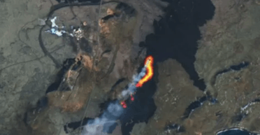 Вытекает из двух активных кратеров: потоки лавы вулкана в Исландии показали на изображениях NASA