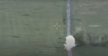 Выдержали несколько попаданий: бойцы ГПСУ на подбитом БТРе спасли 11 побратимов (видео)