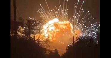 "Есть нехватка боеприпасов": экс-сотрудник СБУ уточнил последствия взрывов в Торопце (видео)
