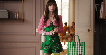 Мода, скука и легкий абсурд: рецензия на 4 сезон "Эмили в Париже"