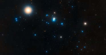 Дуже дивні справи. Найближче зоряне скупчення викинуло масивний "труп" зірки