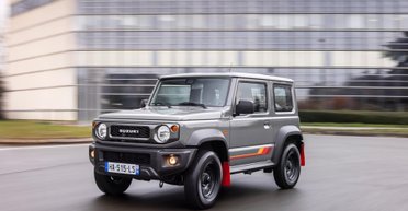 В стиле 80-х: Suzuki Jimny получил юбилейную прощальную версию (фото)