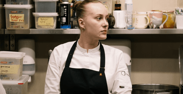 "Жила в тому будинку": творець популярного шоу в реанімації після обстрілу Києва (фото)