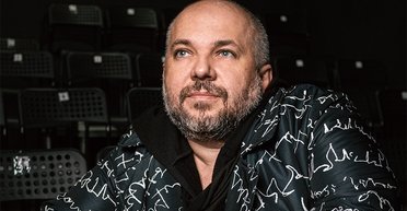 Главный дикарь. Режиссер Максим Голенко — о провокационных спектаклях и переосмыслении классики