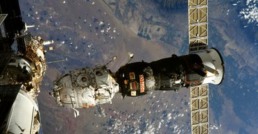 Почил на кладбище космических кораблей. От МКС был отсоединен российский модуль "Пирс"
