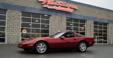 Звезда 90-х: на продажу выставили раритетный 35-летний Corvette без пробега (фото)