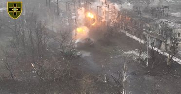 Применили танк против ДРГ РФ: как ВСУ ведут уличные бои в Торецке (видео)