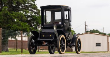 Прадед "Теслы": на аукцион выставили 111-летний американский электромобиль (фото)