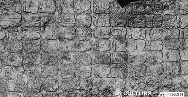 Каменная табличка майя с секретом: ученые расшифровали тисячелетную находку с Юкатана (фото)