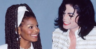 58-річна Джанет Джексон розповіла, як живе без знаменитого брата (фото)