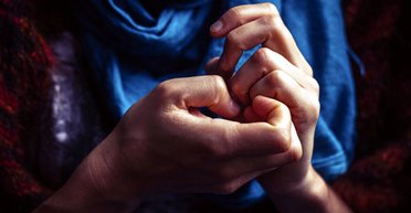 Життя в умовах небезпеки: як ми існуємо, коли навколо — вiйна, сирени та хаос