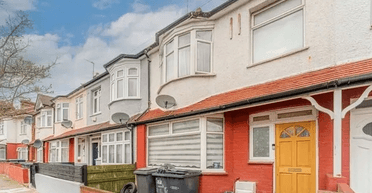 Звичайна зовні квартира "доводить" до мігрені людей, які побували всередині (фото)