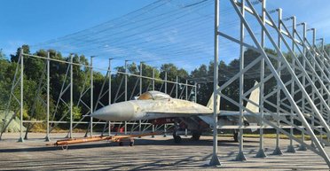 Легкі ангари замість шин: як росіяни хочуть захистити свої аеродроми від БПЛА (фото)