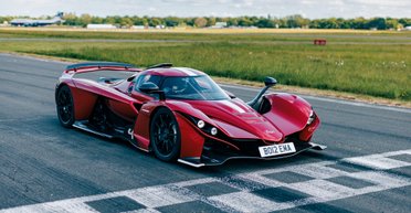 Быстрее Ferrari и McLaren: новый чешский суперкар поразил своими способностями (видео)