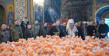 12 тисяч пасок для захисників передали ПЦУ та Фонд Влади Молчанової
