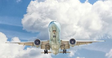 Самолет развернулся в воздухе и совершил экстренную посадку из-за пассажира: что произошло