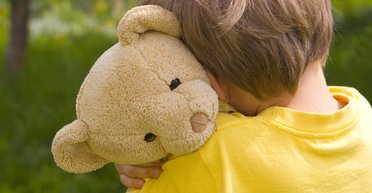 Как зеницу ока. Чему нужно научить ребенка, чтобы уберечь его от злоумышленников