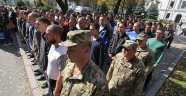 Запрет на выезд мужчин должны отменить. Кто, почему и когда это сделает