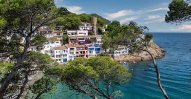 Поляки ищут убежище в случае войны: скупают квартиры в Испании, — СМИ