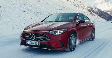 Украину засыпает снегом: как безопасно ездить на автомобиле зимой