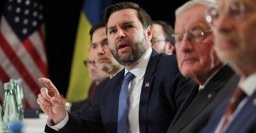 Нужен продолжительный мир: о чем говорили Вэнс и Зеленский в Мюнхене (видео)