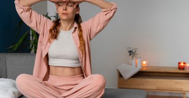 Победить бессонницу: 3 упражнения, которые помогут быстро заснуть