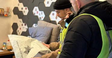 Різанина в школі Києва: потерпілі в реанімації, нападнику загрожує стаття за вбивство